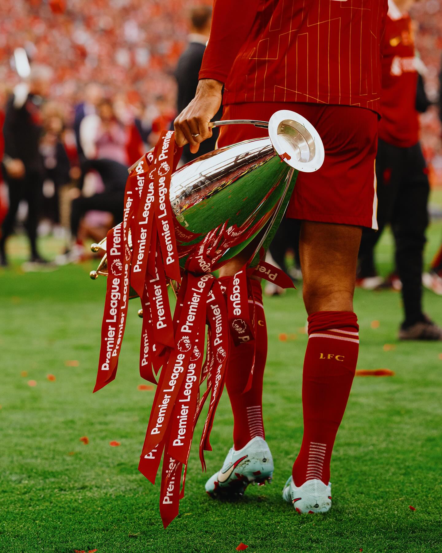 Van Dijk: Đây là một mùa giải tuyệt vời, chúng ta hãy cùng nhau ăn mừng