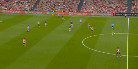 Pha đánh cắp của trọng tài khiến trận đấu mất đi tính hồi hộp, nhưng Manchester United cũng tận dụng cơ hội từ sự liều lĩnh của Athletic Bilbao