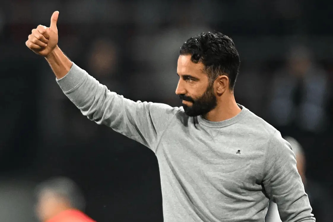 Pha đánh cắp của trọng tài khiến trận đấu mất đi tính hồi hộp, nhưng Manchester United cũng tận dụng cơ hội từ sự liều lĩnh của Athletic Bilbao