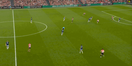 Pha đánh cắp của trọng tài khiến trận đấu mất đi tính hồi hộp, nhưng Manchester United cũng tận dụng cơ hội từ sự liều lĩnh của Athletic Bilbao