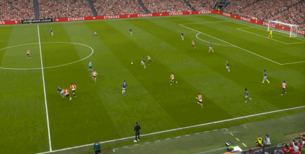 Pha đánh cắp của trọng tài khiến trận đấu mất đi tính hồi hộp, nhưng Manchester United cũng tận dụng cơ hội từ sự liều lĩnh của Athletic Bilbao