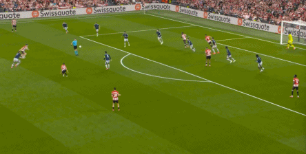 Pha đánh cắp của trọng tài khiến trận đấu mất đi tính hồi hộp, nhưng Manchester United cũng tận dụng cơ hội từ sự liều lĩnh của Athletic Bilbao