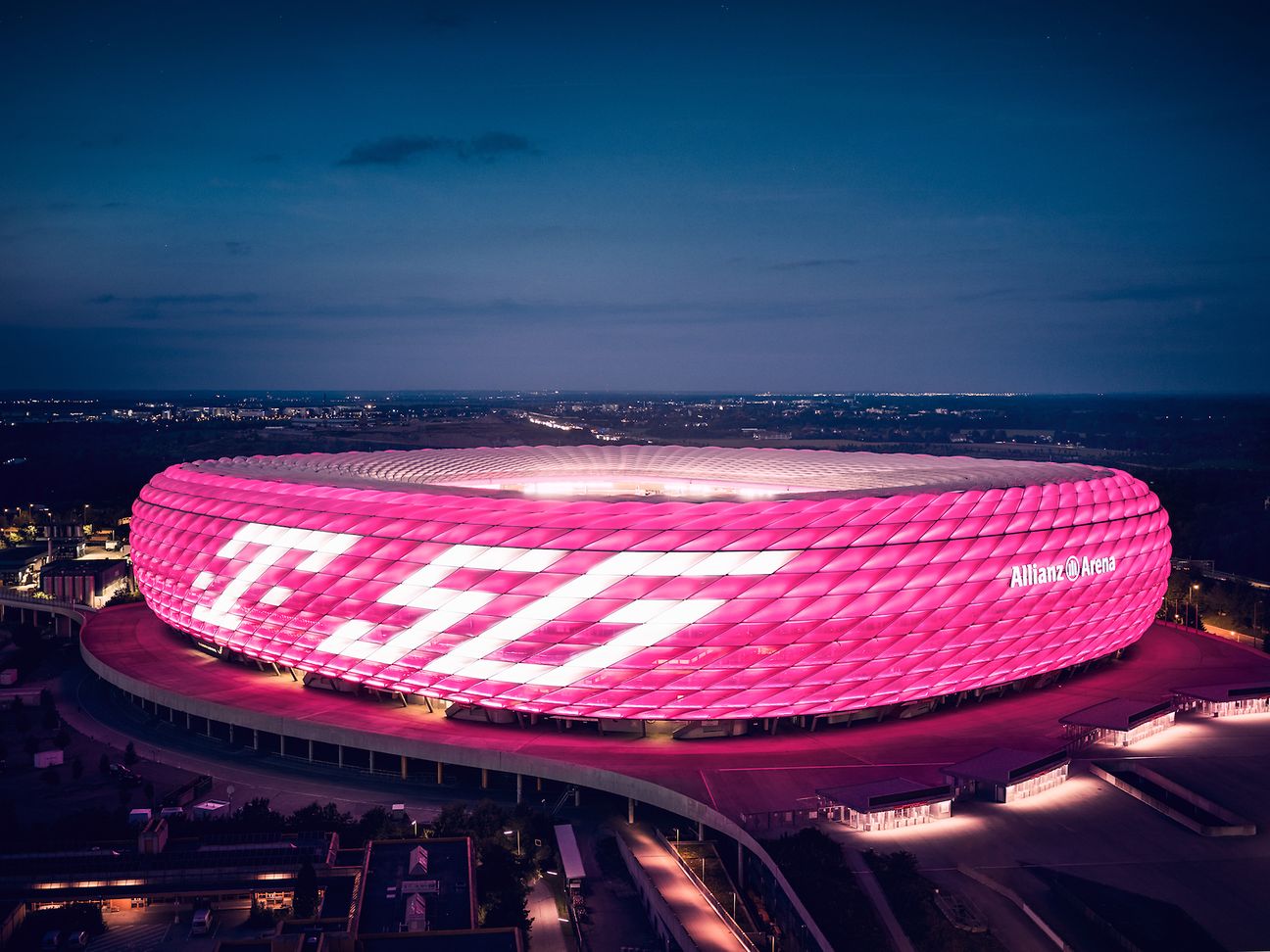 Truyền thông Đức: 325 triệu trong 5 năm! Bayern sắp gia hạn hợp đồng với Deutsche Telekom, tăng 30% phí tài trợ