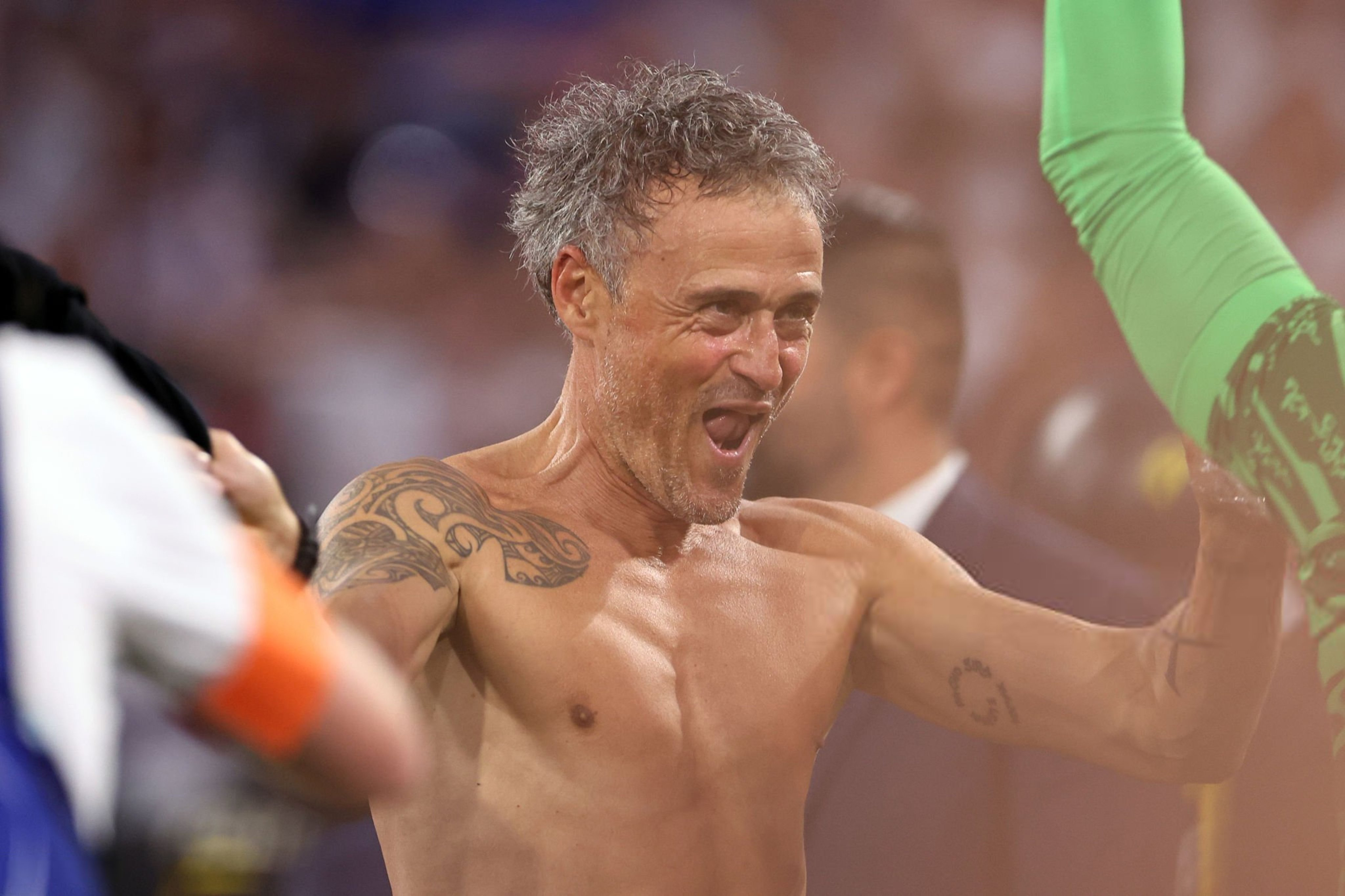 Huấn luyện viên nổi tiếng có năng lực! Enrique đã giành được Champions League thứ hai trong sự nghiệp huấn luyện của mình và dẫn dắt hai đội giành cú ăn ba