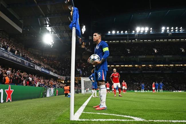 Enzo Fernandez báo tin dữ cho Chelsea