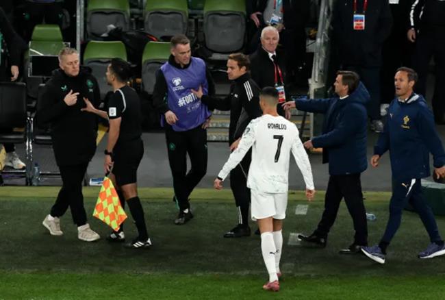 Bruno Fernandes tiết lộ điều bất ngờ về Ronaldo sau tấm thẻ đỏ 1