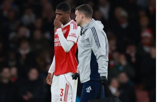  Declan Rice va Cristhian Mosquera.